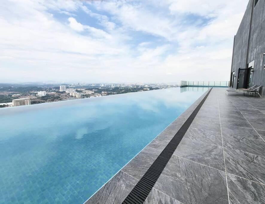 Apartment Luxury Doubletree Hill10 At I-city , Free Parking H2901